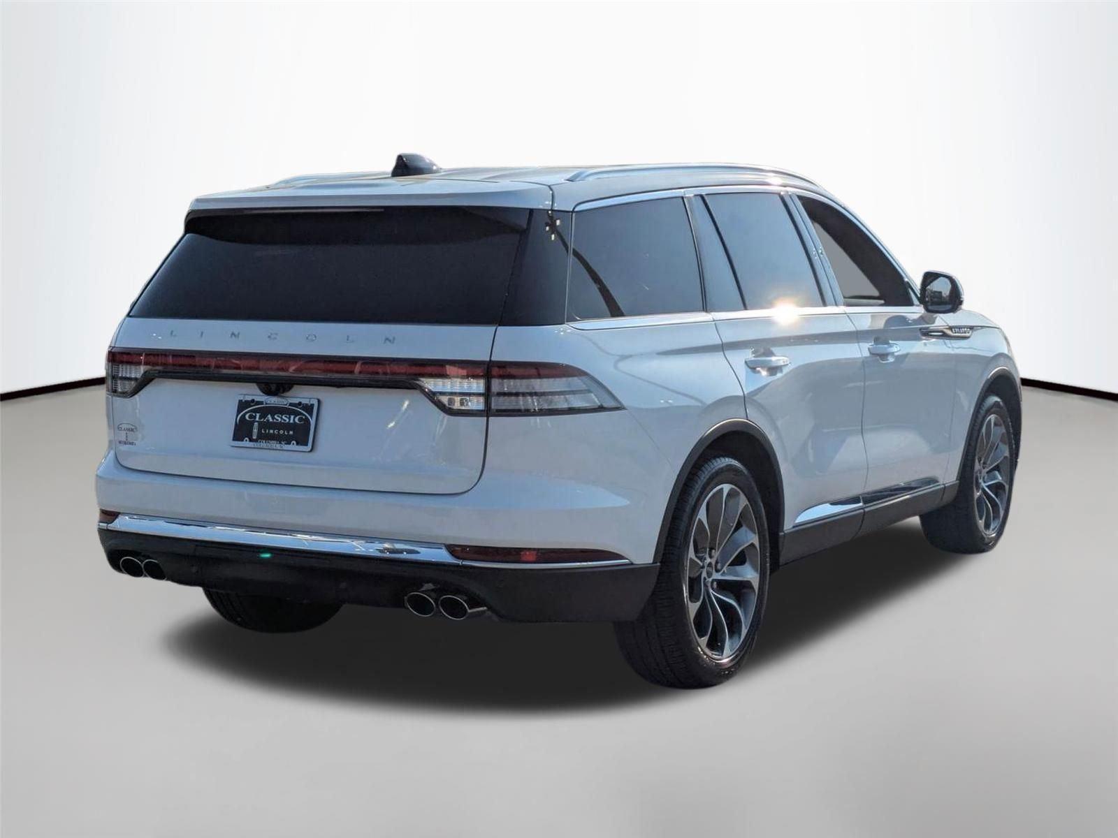 New 2026 Pristine White Metallic Tri-Coat Lincoln Reserve image 5