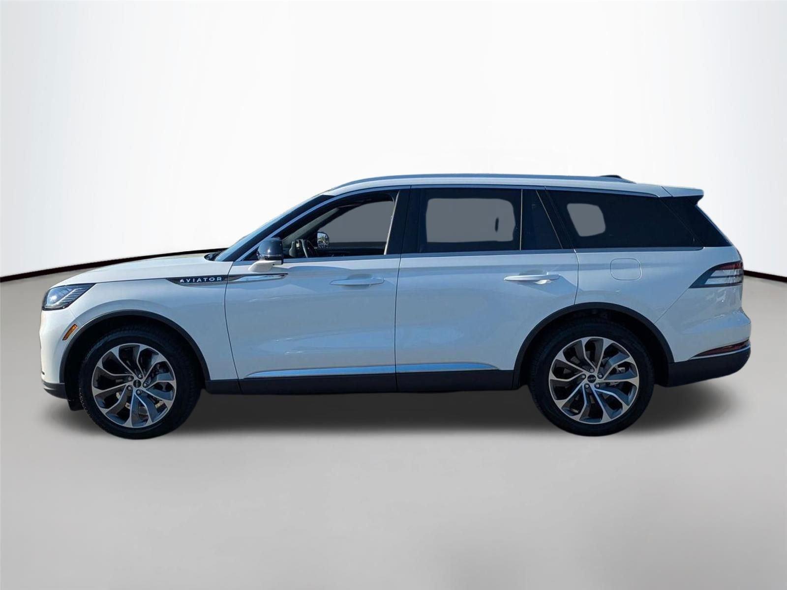 New 2026 Pristine White Metallic Tri-Coat Lincoln Reserve image 8