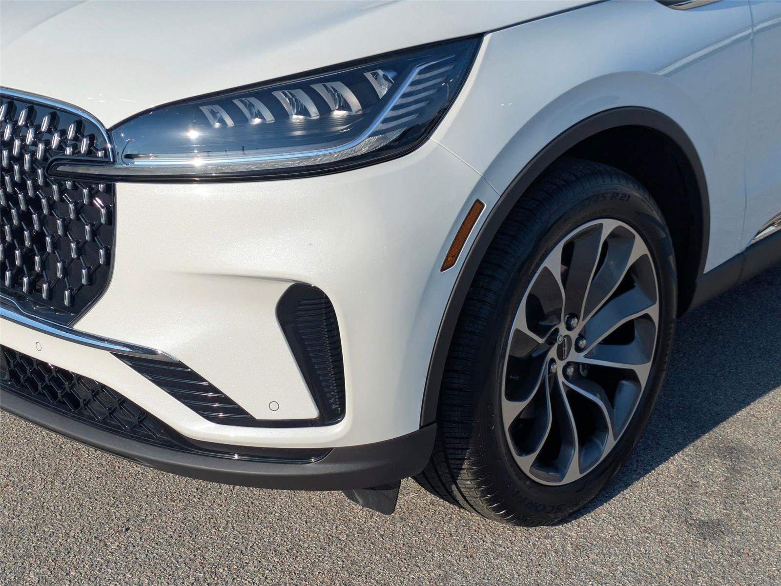 New 2026 Pristine White Metallic Tri-Coat Lincoln Reserve image 9