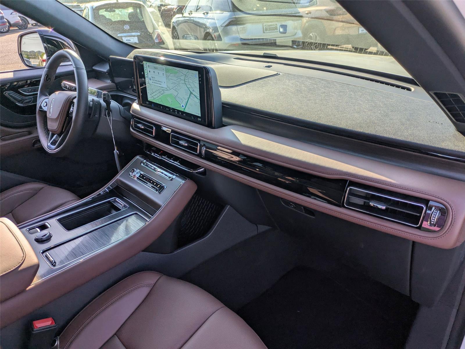 New 2026 Pristine White Metallic Tri-Coat Lincoln Reserve image 38