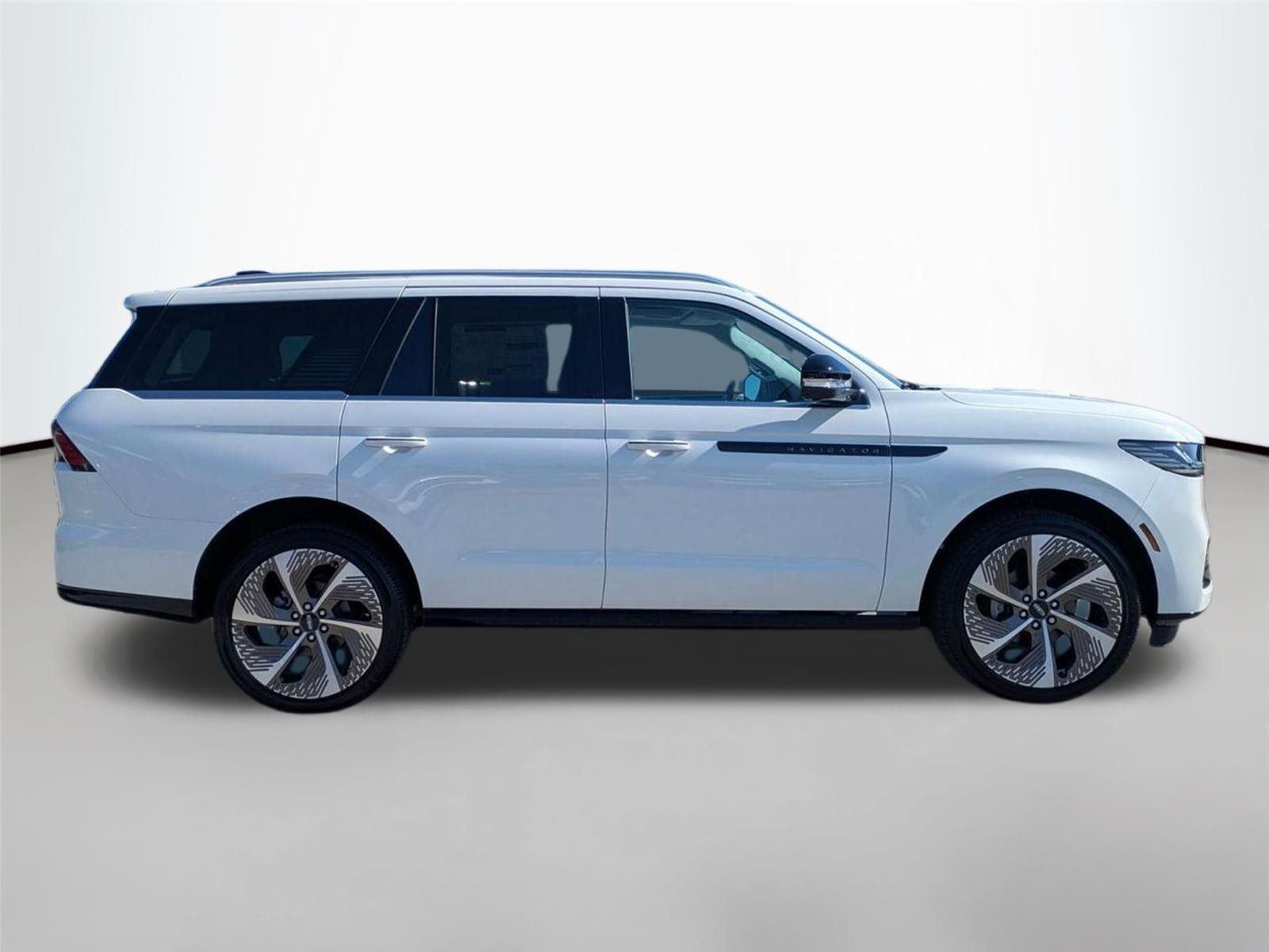 New 2026 Pristine White Metallic Tri-Coat Lincoln Black Label image 4