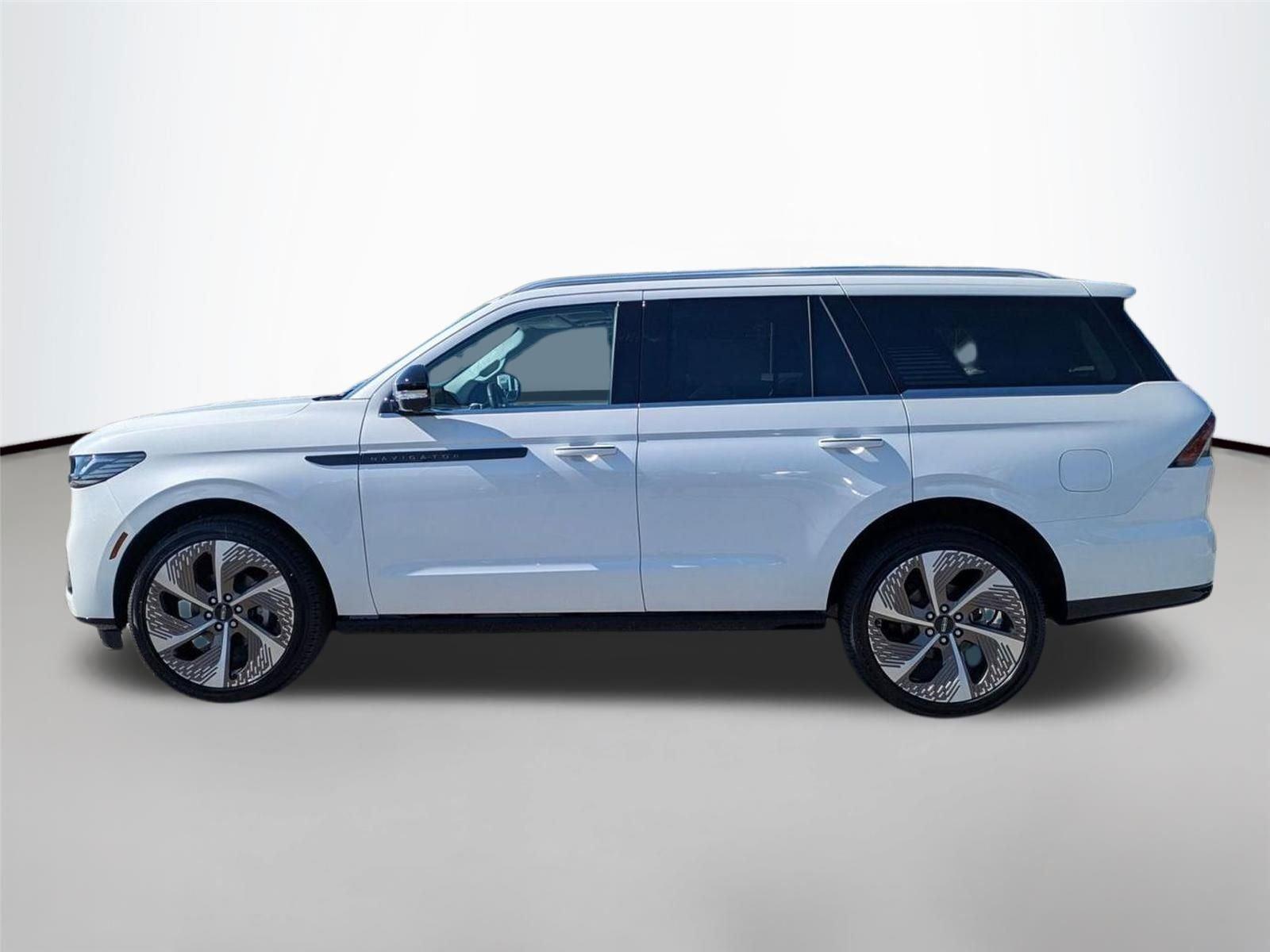New 2026 Pristine White Metallic Tri-Coat Lincoln Black Label image 8