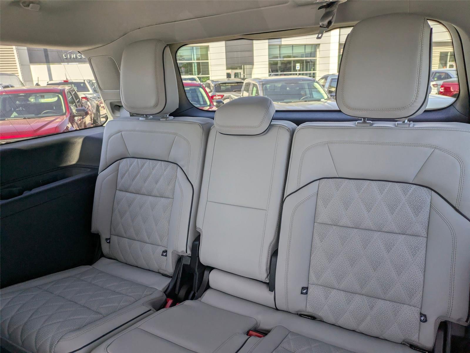 New 2026 Pristine White Metallic Tri-Coat Lincoln Black Label image 29
