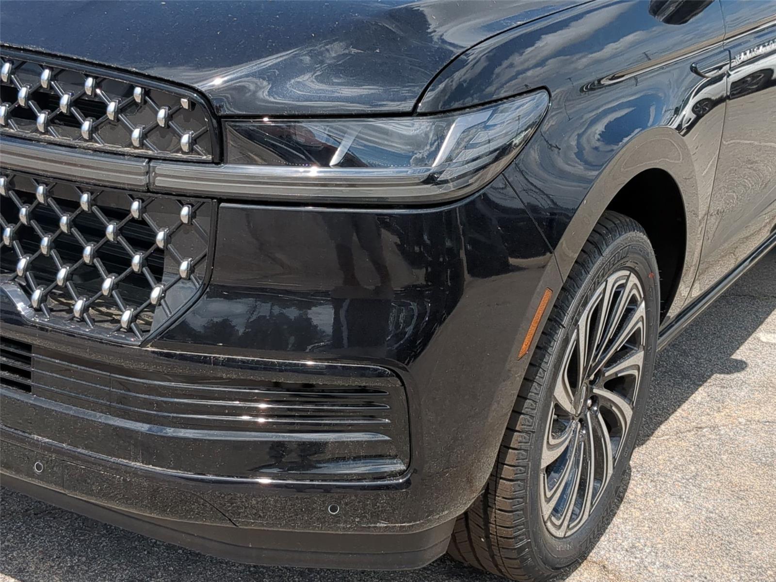 New 2026 Infinite Black Metallic Clearcoat Lincoln Black Label image 9