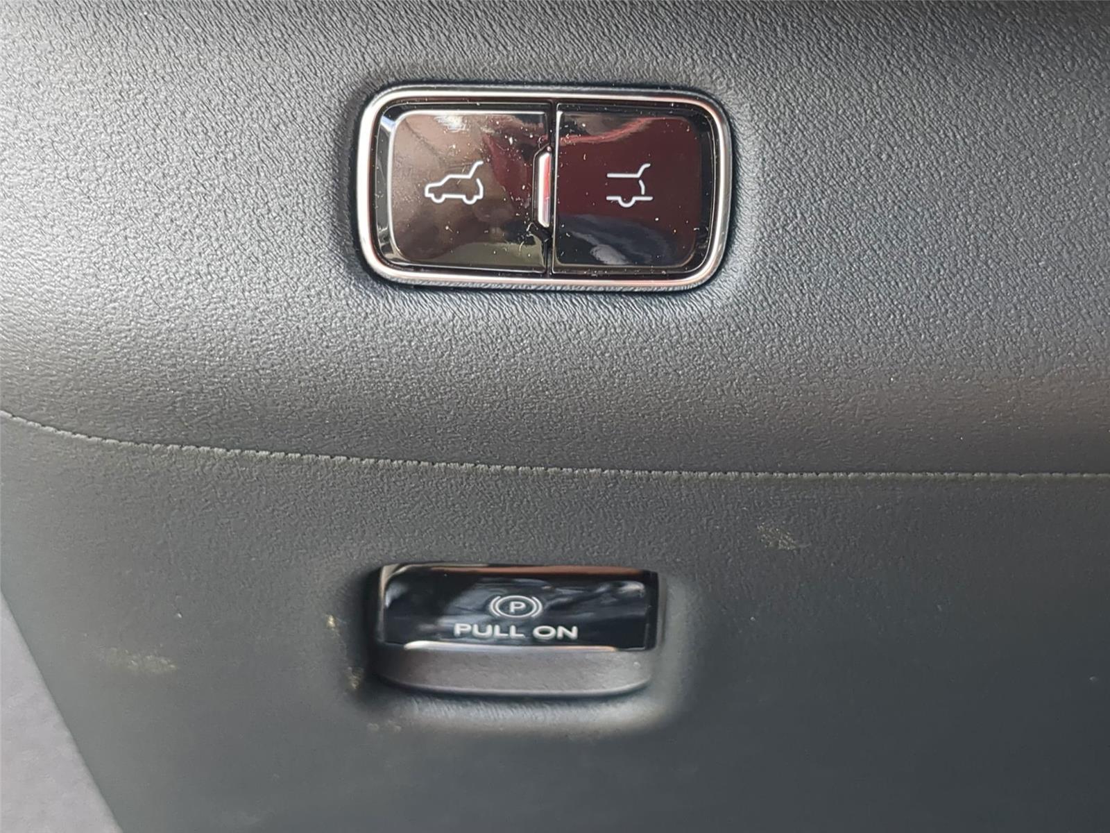New 2026 Infinite Black Metallic Clearcoat Lincoln Black Label image 24