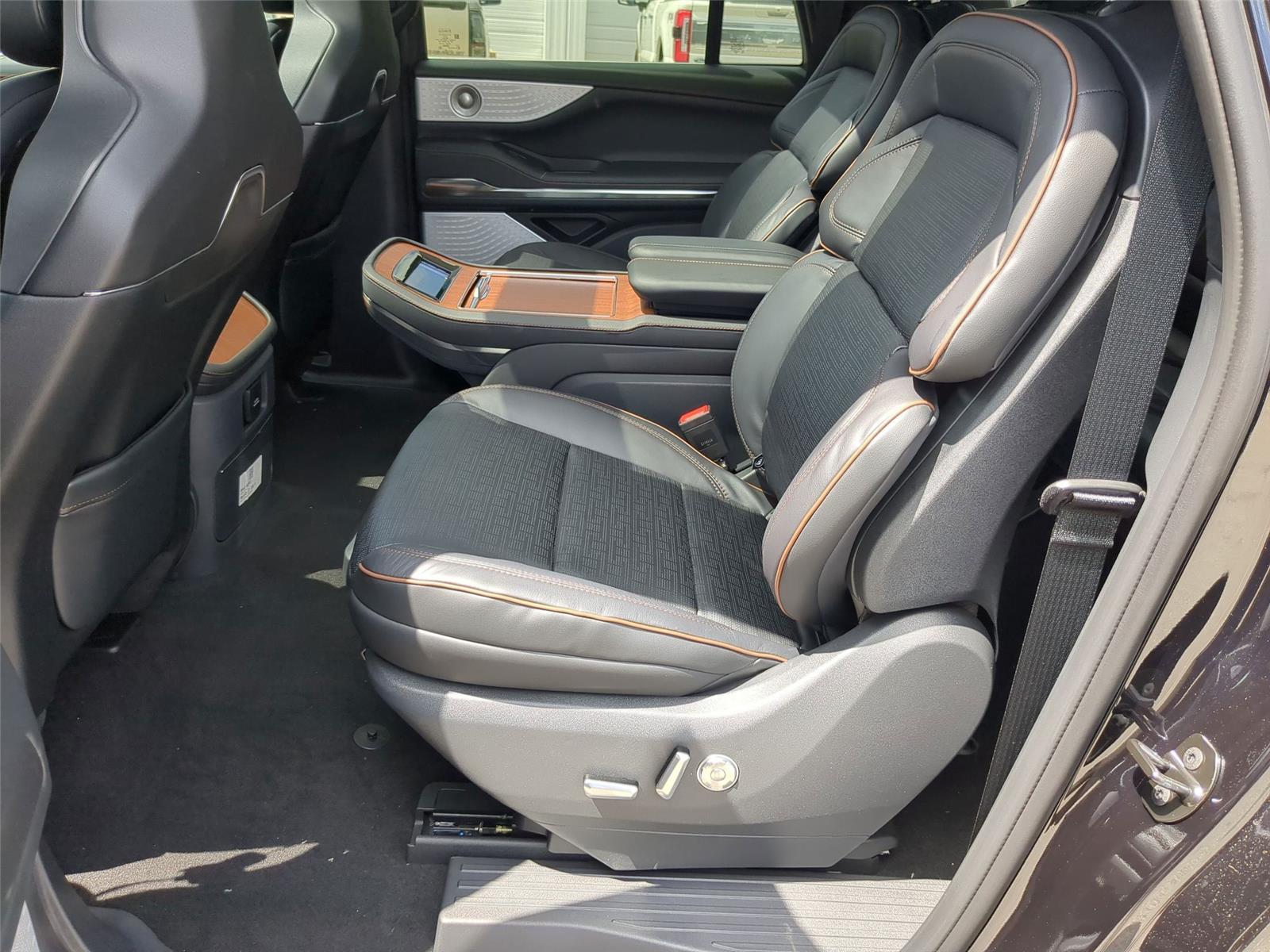 New 2026 Infinite Black Metallic Clearcoat Lincoln Black Label image 34