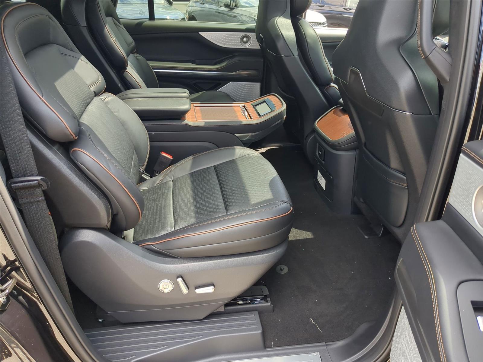 New 2026 Infinite Black Metallic Clearcoat Lincoln Black Label image 39