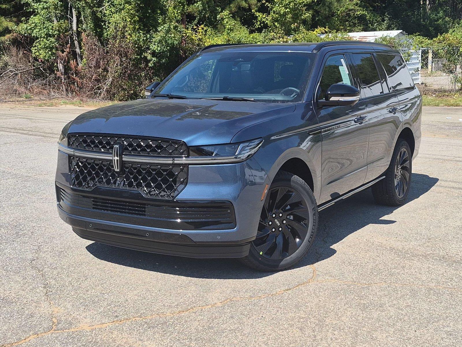 Nocturnal Blue Metallic Clearcoat 2027 Lincoln Navigator SUV / Crossover Four-Wheel Drive Automatic