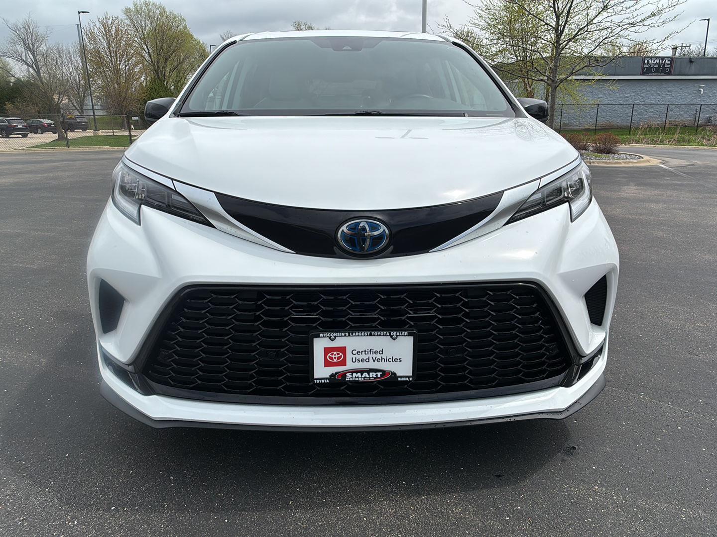 View vehicle photo 6