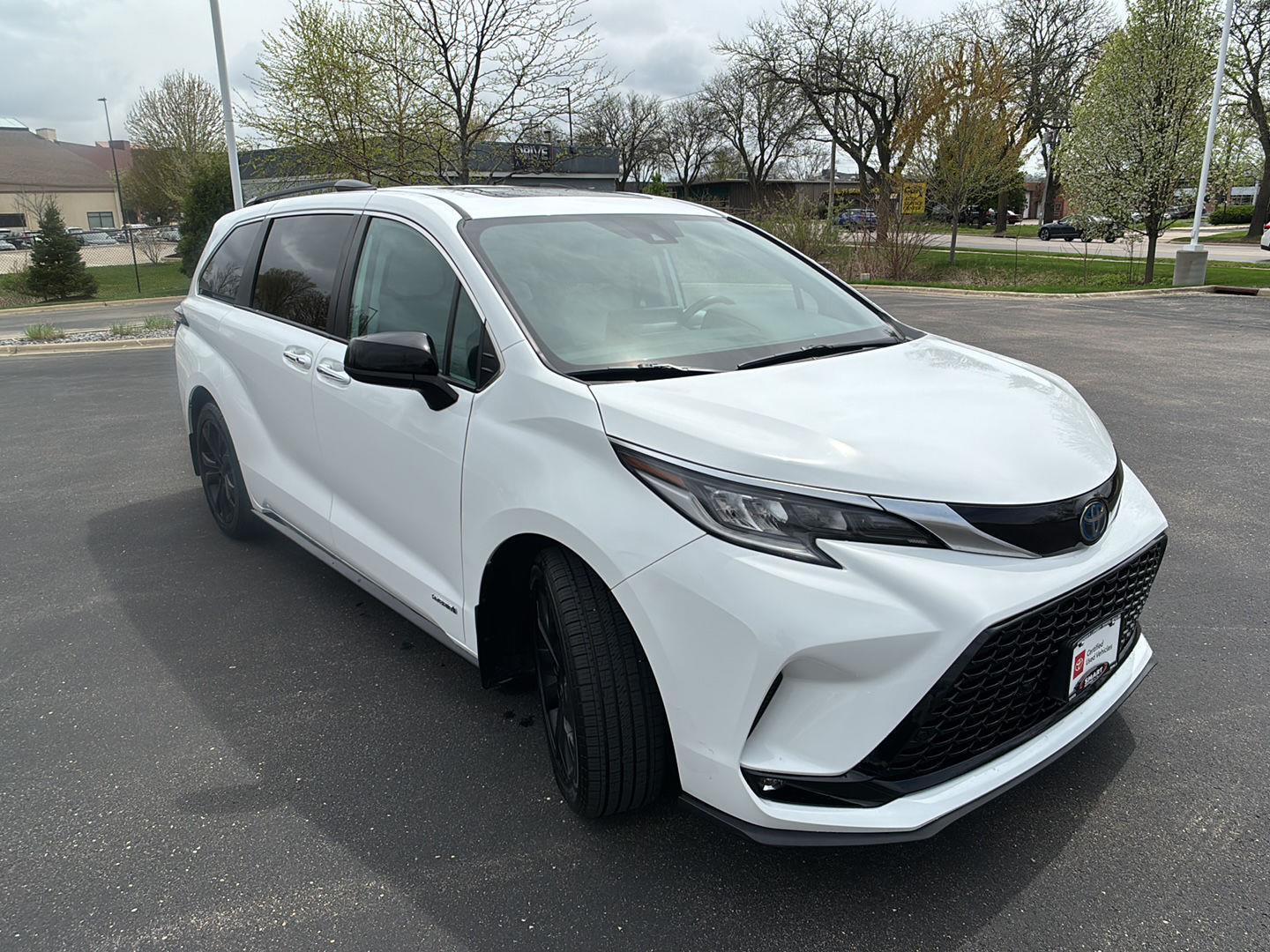 View vehicle photo 7