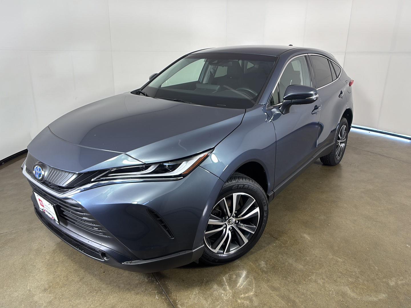 Coastal Gray Metallic 2024 Toyota Venza LE AWD SUV / Crossover All-Wheel Drive Continuously Variable Transmission