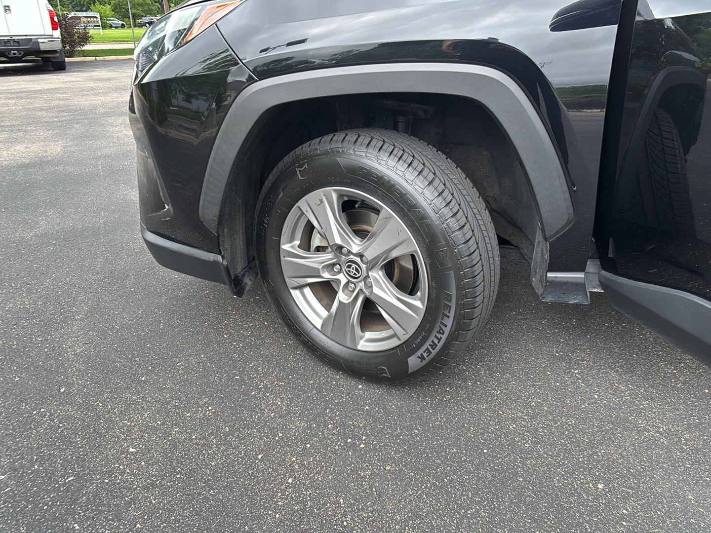 View vehicle photo 5