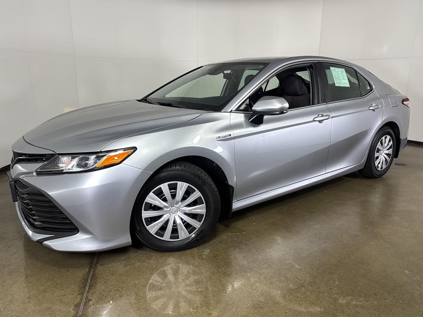 2019 Toyota Camry Hybrid LE FWD