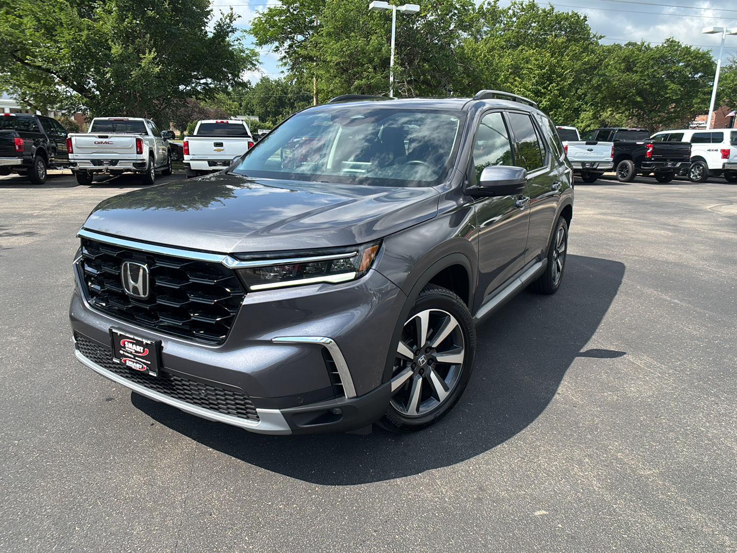 Gray (Modern Steel Metallic) 2025 Honda Pilot SUV / Crossover All-Wheel Drive Automatic
