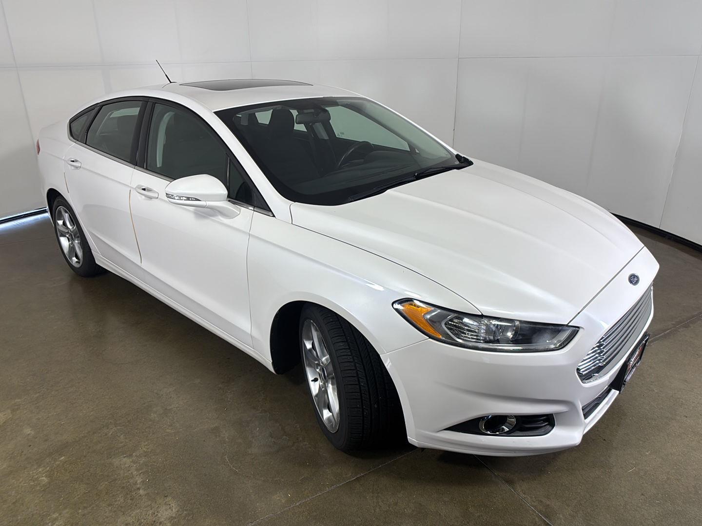 Used 2015 White Platinum Metallic Tri-Coat Ford SE image 6