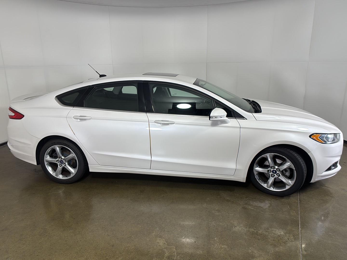 Used 2015 White Platinum Metallic Tri-Coat Ford SE image 7