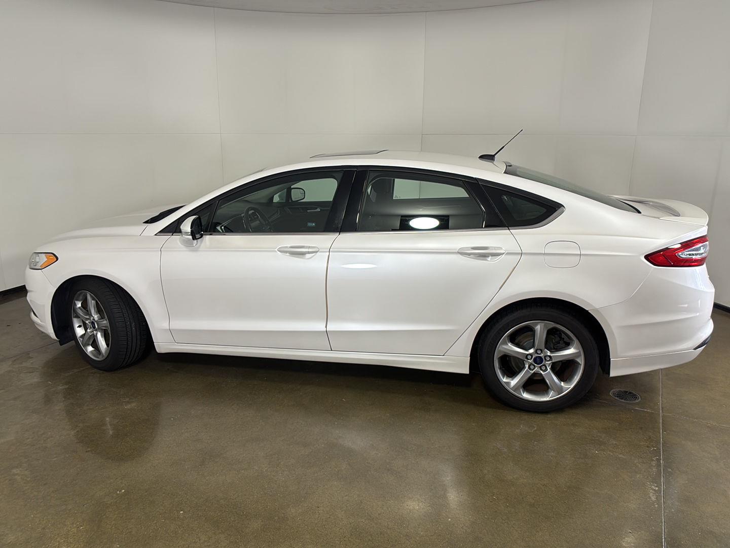 Used 2015 White Platinum Metallic Tri-Coat Ford SE image 11