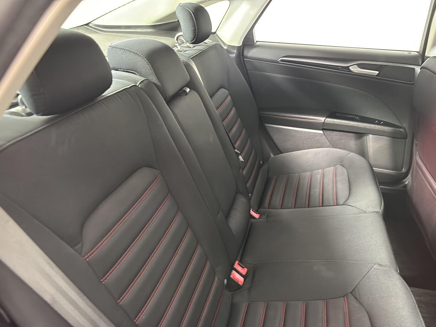 Used 2015 White Platinum Metallic Tri-Coat Ford SE image 14