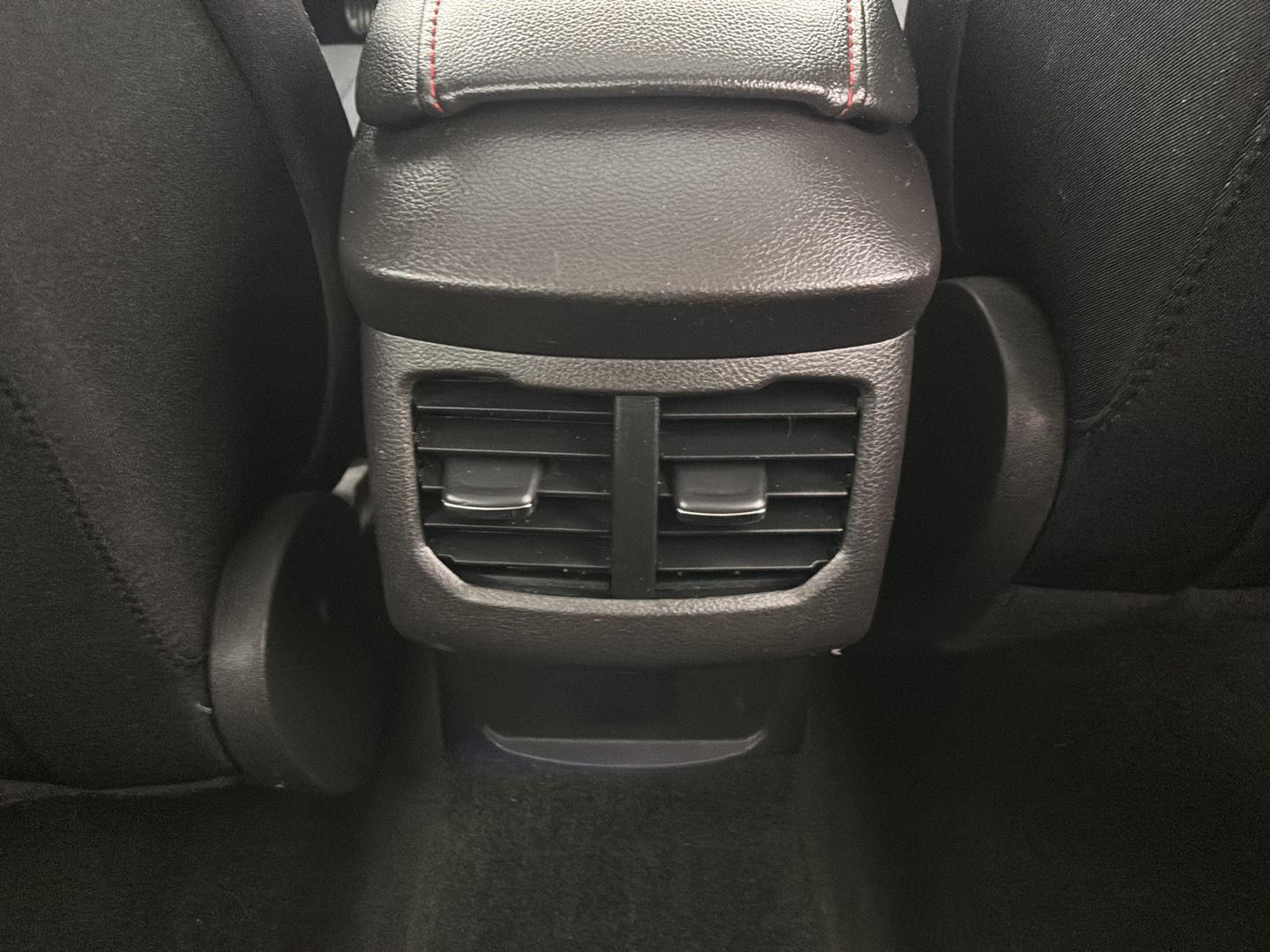 Used 2015 White Platinum Metallic Tri-Coat Ford SE image 15