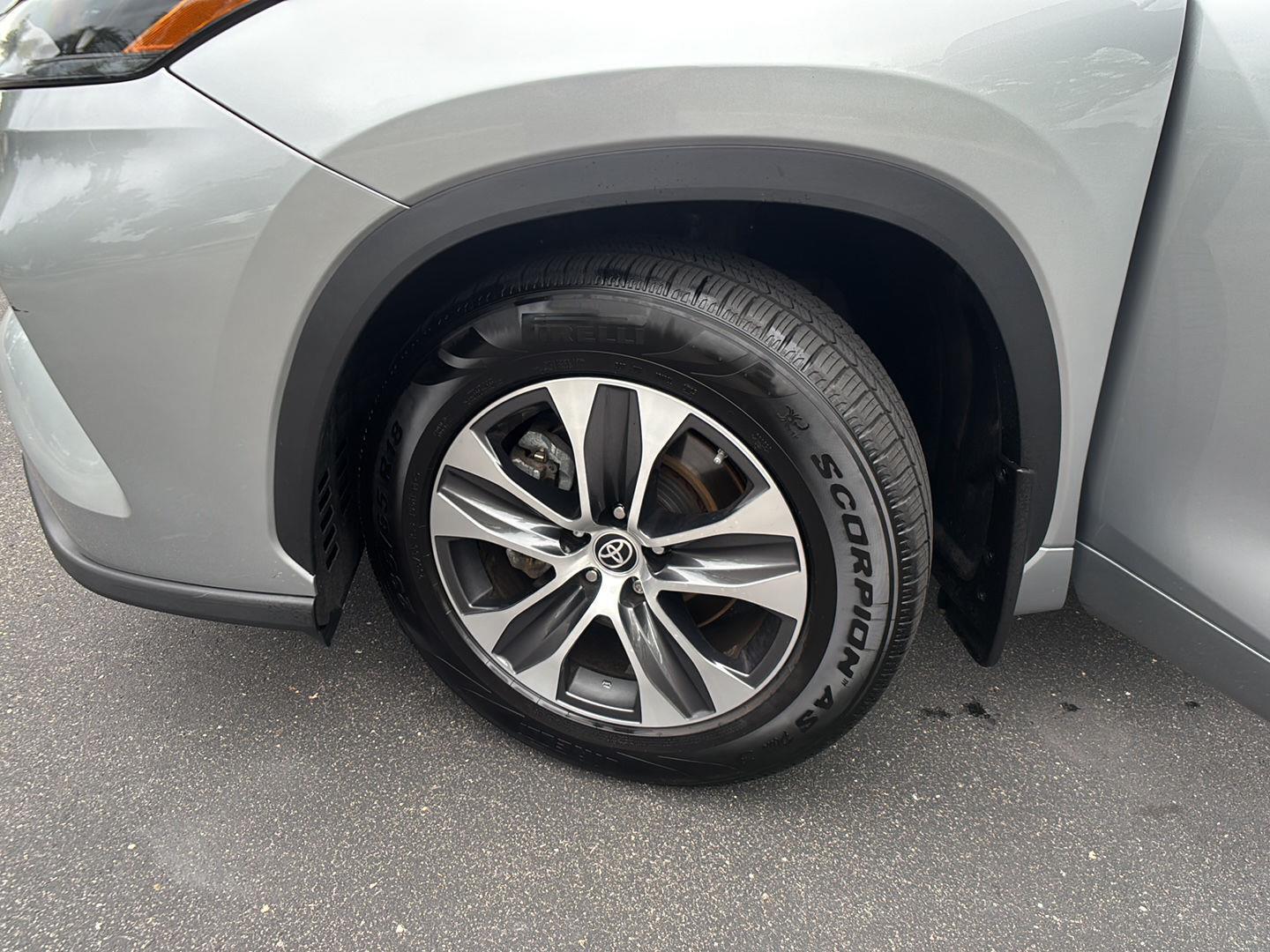 Used 2022 Celestial Silver Metallic Toyota XLE image 6