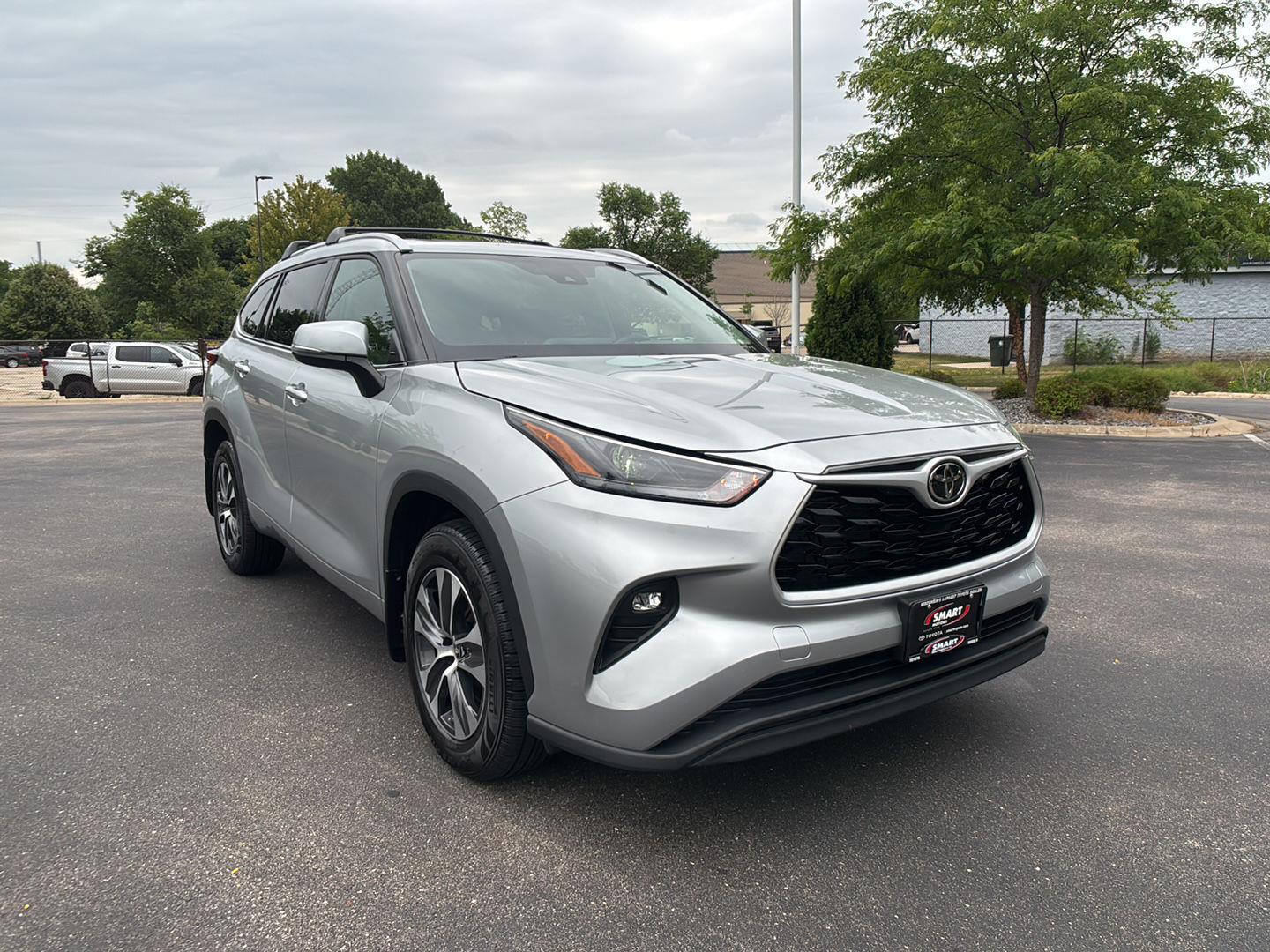 Used 2022 Celestial Silver Metallic Toyota XLE image 14