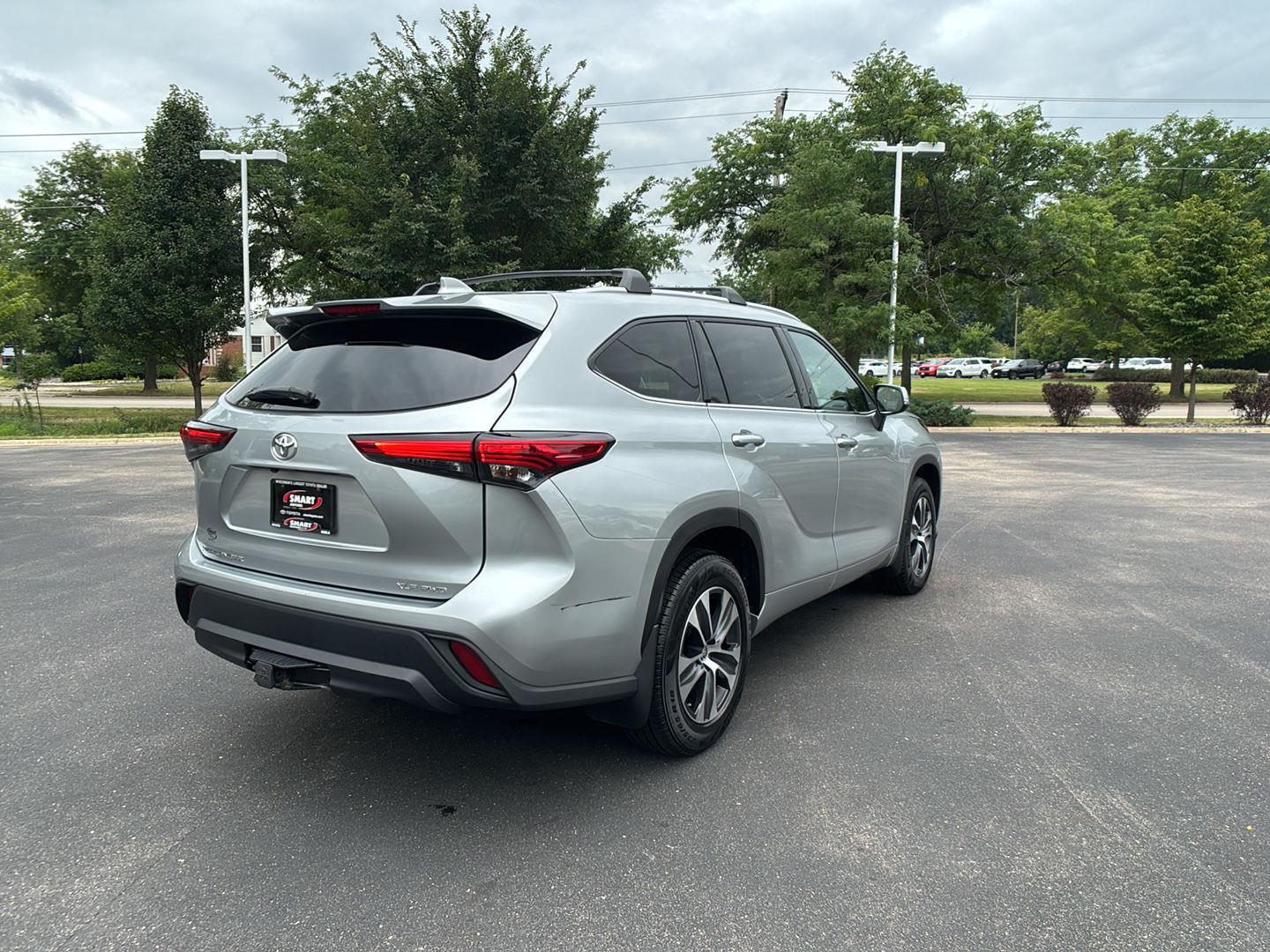 Used 2022 Celestial Silver Metallic Toyota XLE image 3