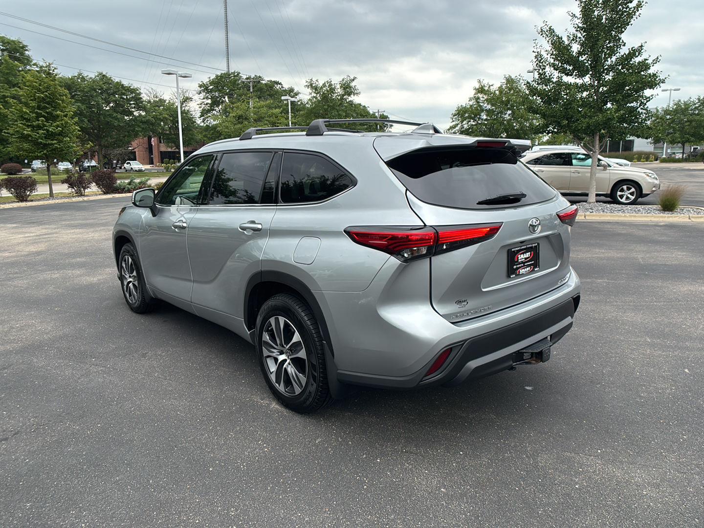Used 2022 Celestial Silver Metallic Toyota XLE image 8