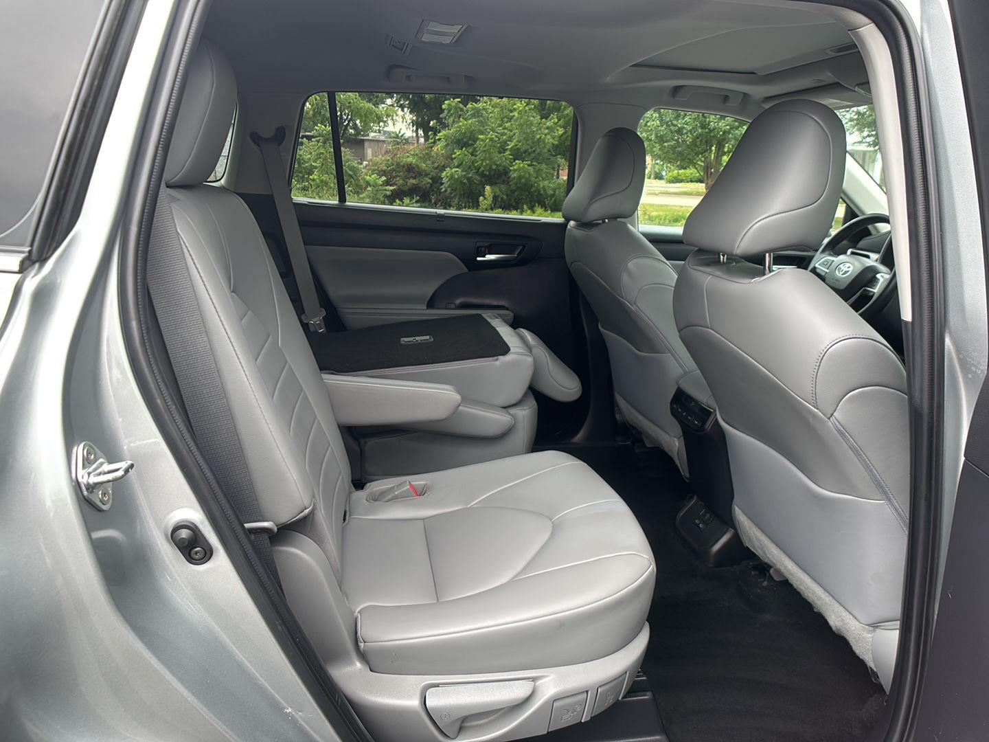 Used 2022 Celestial Silver Metallic Toyota XLE image 15