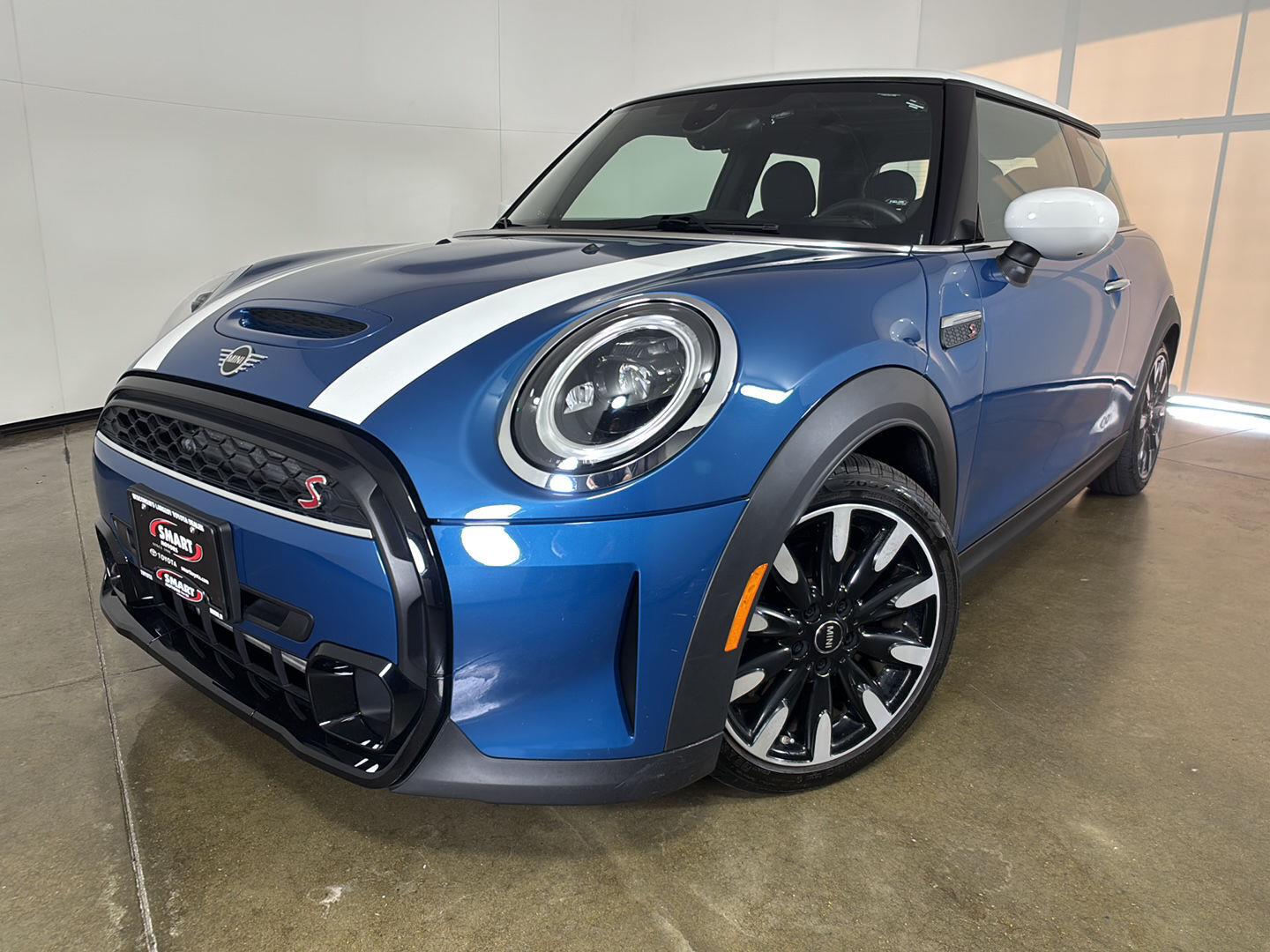 Island Blue Metallic 2023 MINI Cooper Hatchback Front-Wheel Drive 7-Speed Dual Clutch