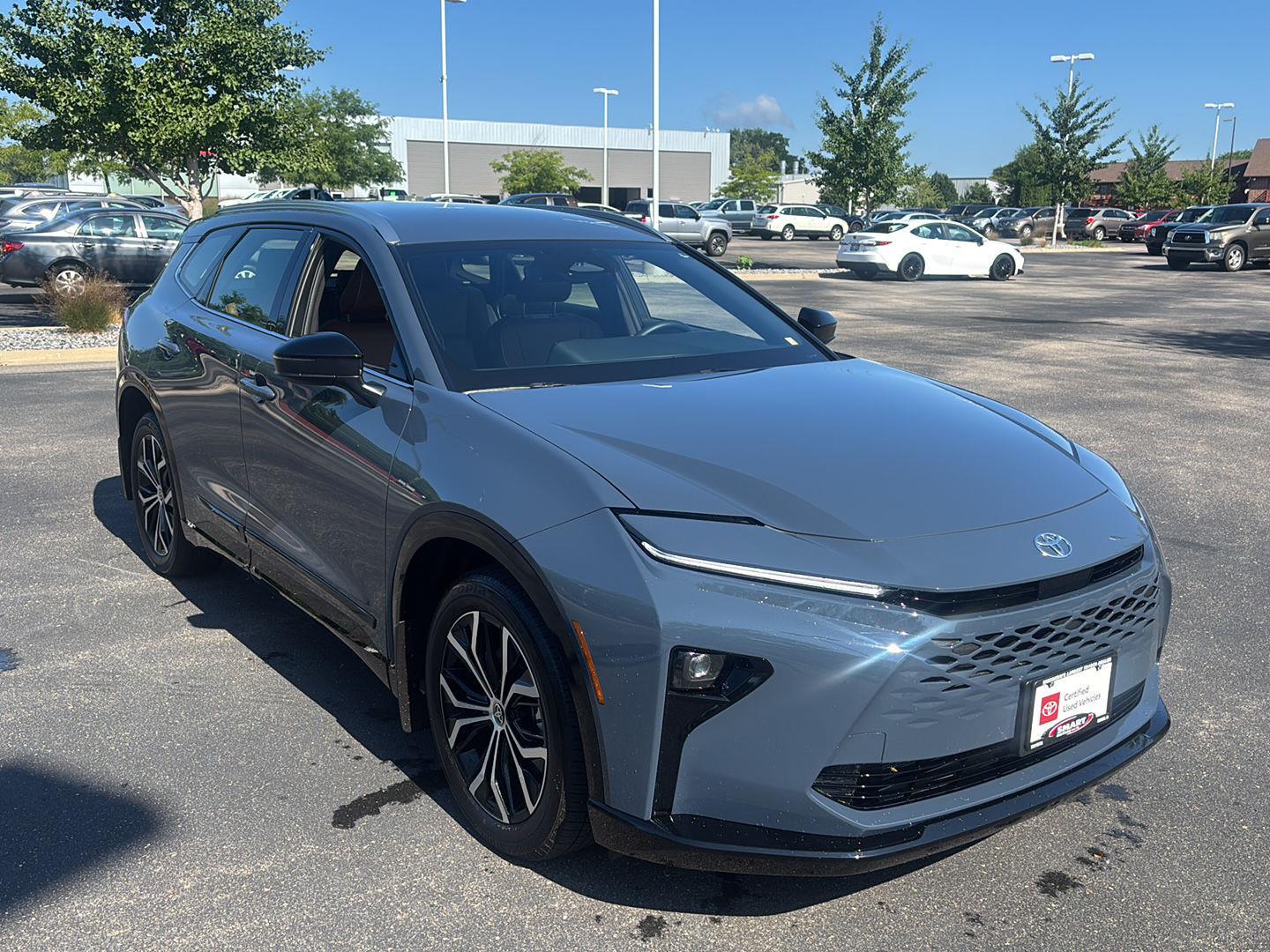 View vehicle photo 7