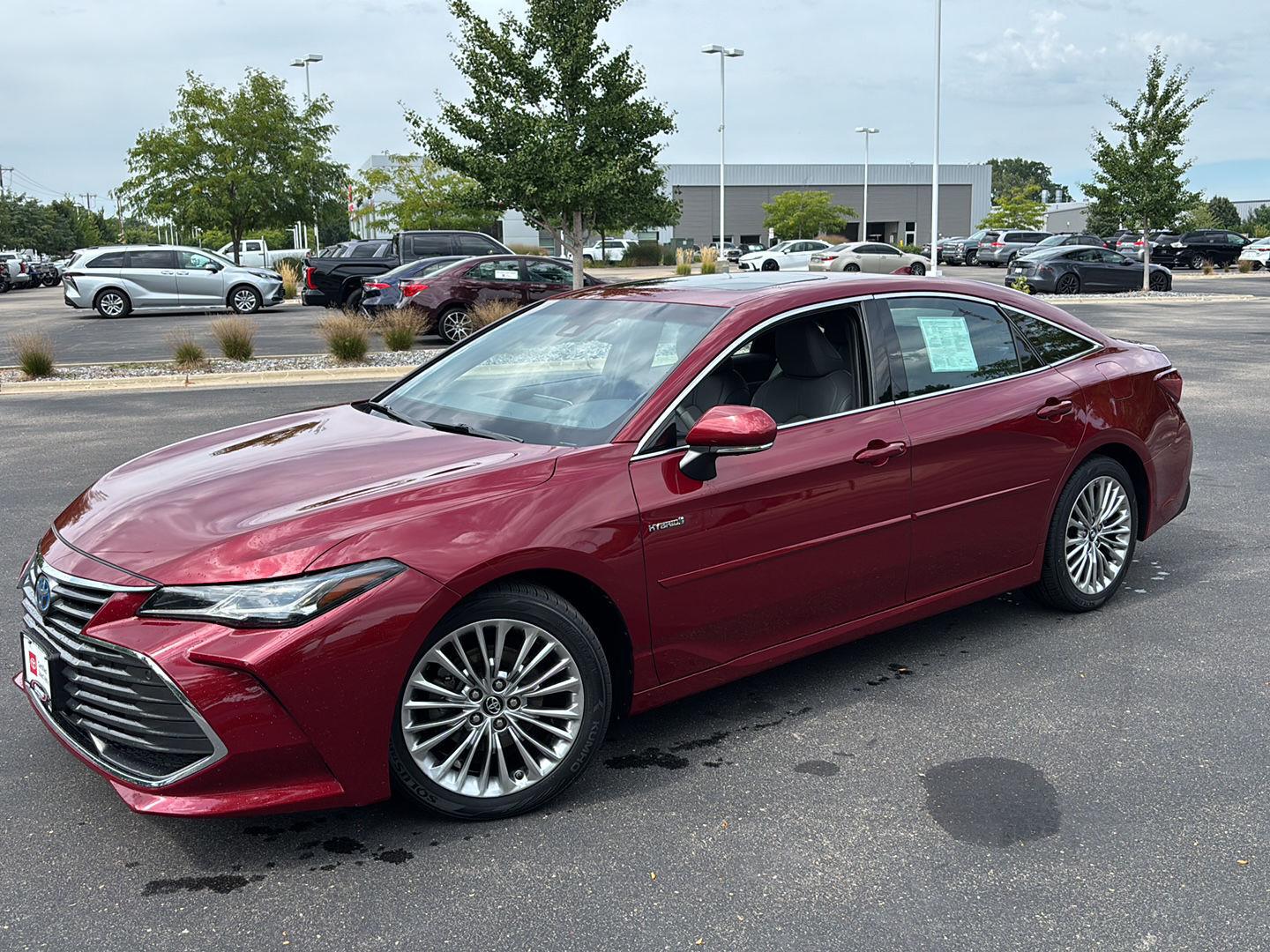 2019 Toyota Avalon Hybrid Limited FWD