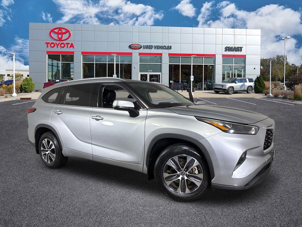 2022 Toyota Highlander Hybrid XLE AWD