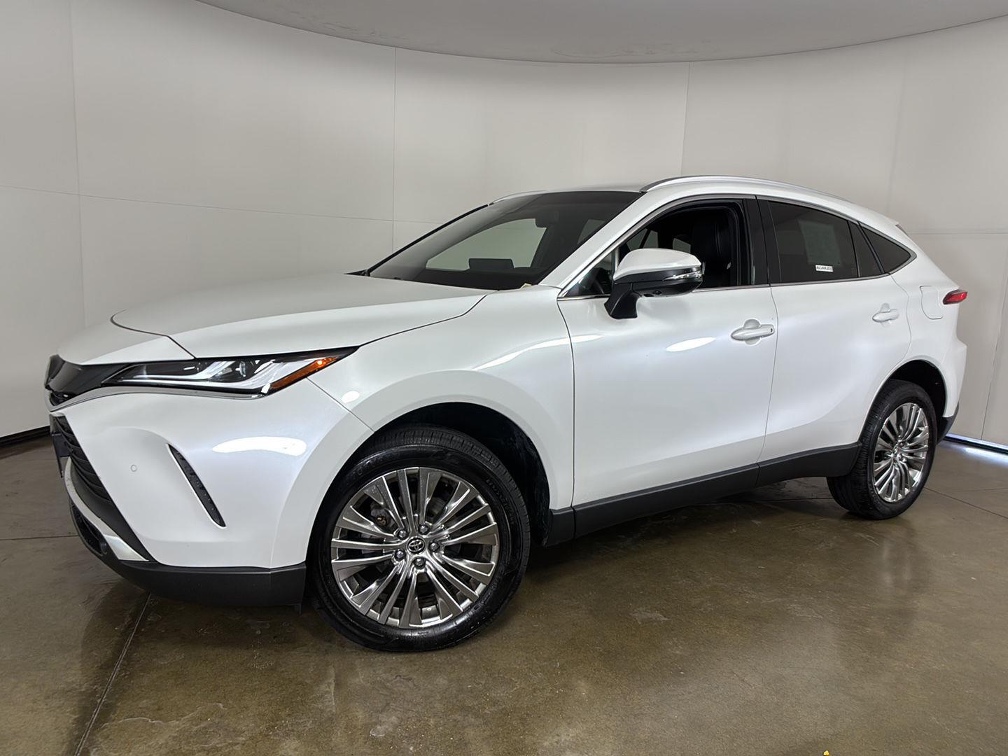 White (Wind Chill Pearl) 2024 Toyota Venza SUV / Crossover All-Wheel Drive Automatic