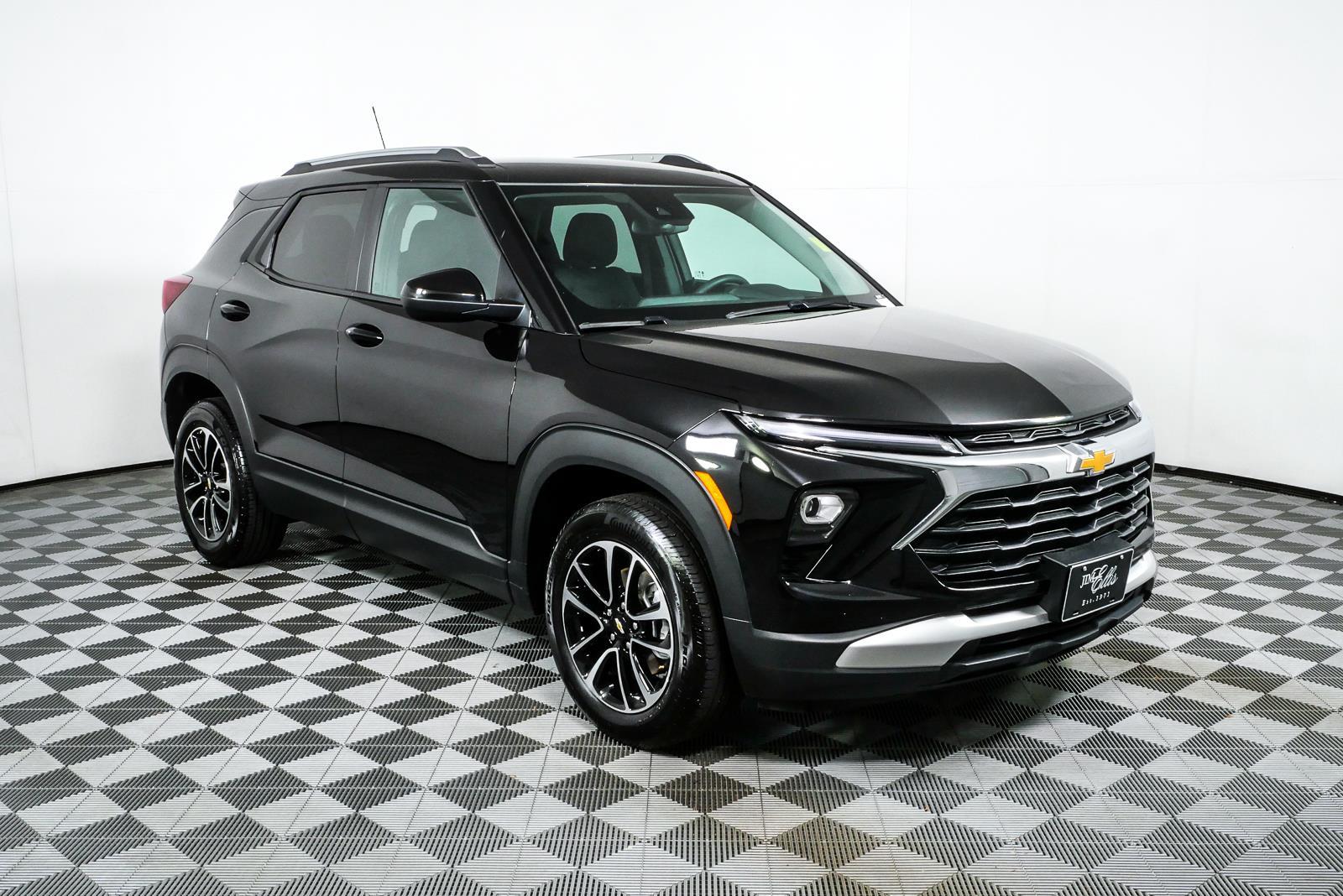 Mosaic Black Metallic 2025 Chevrolet Trailblazer SUV / Crossover Four-Wheel Drive 9-Speed Automatic