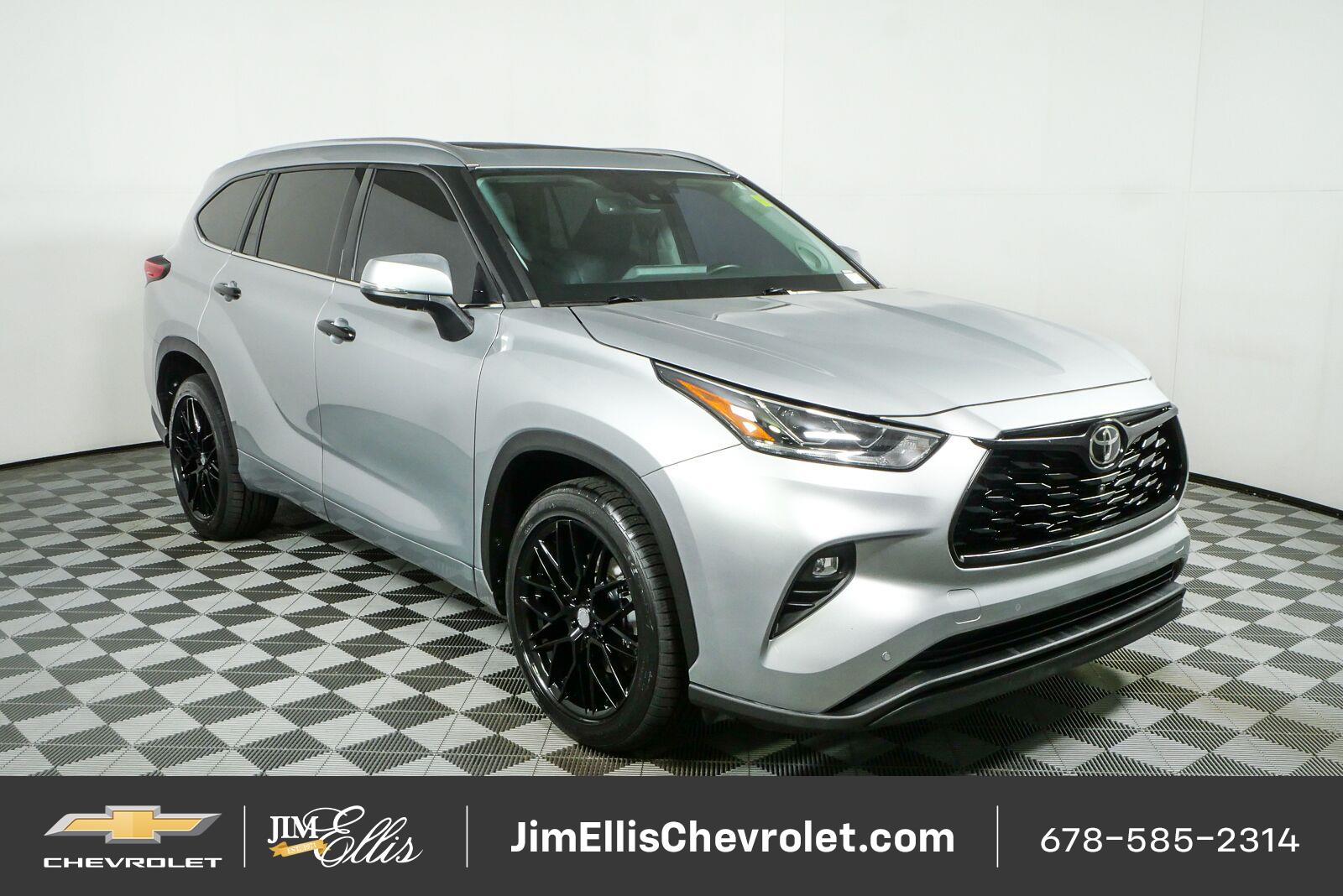 Celestial Silver Metallic 2022 Toyota Highlander SUV / Crossover Front-Wheel Drive 8-Speed Automatic