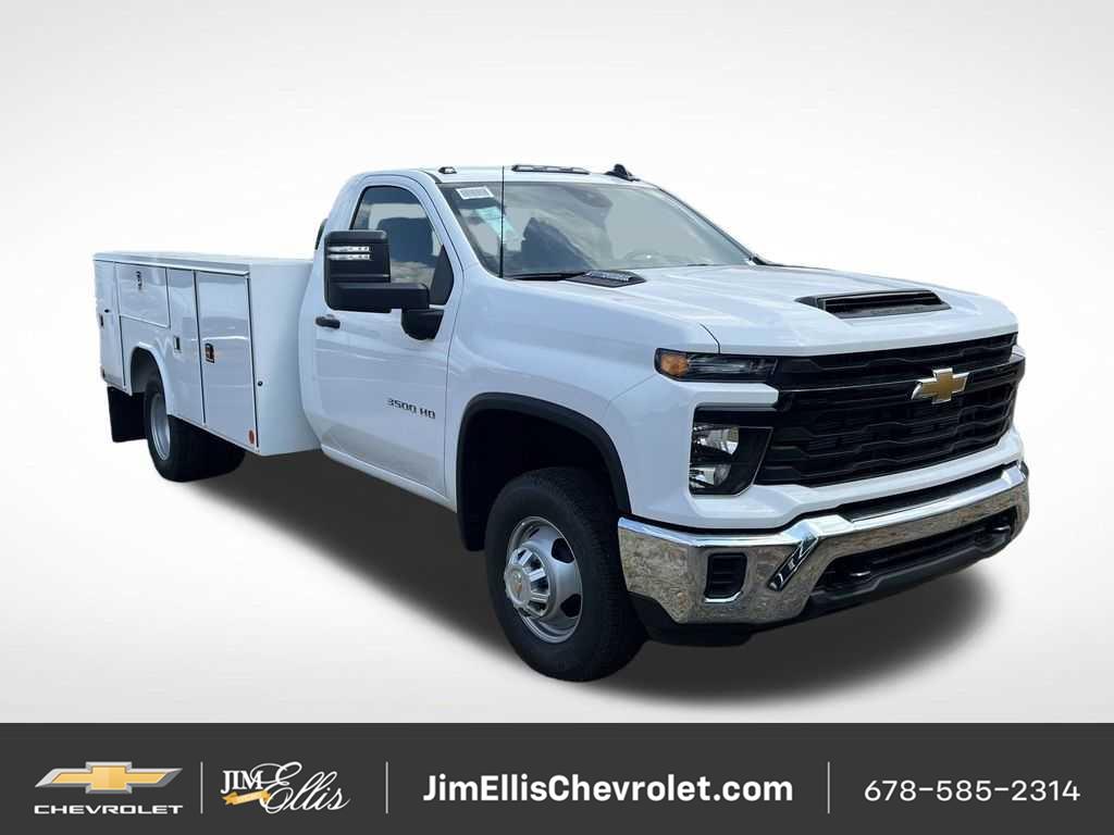 Summit White 2025 Chevrolet Silverado 3500HD Chassis Pickup Truck Four-Wheel Drive Automatic