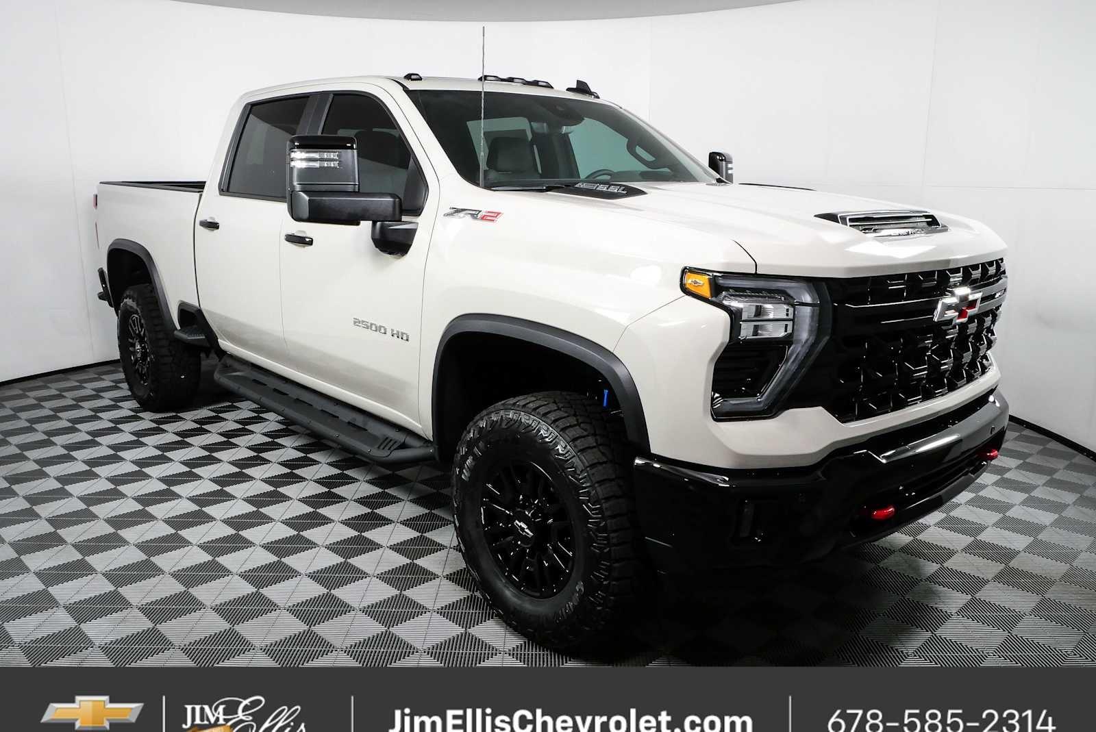 White Sands 2026 Chevrolet Silverado 2500HD Pickup Truck Four-Wheel Drive Automatic