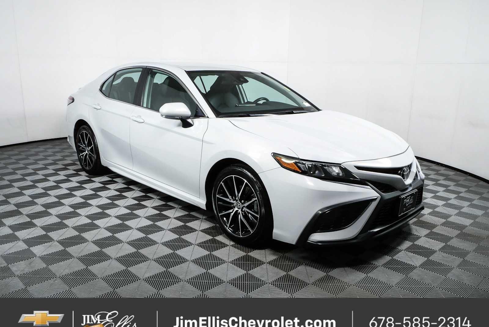 Ice Edge 2024 Toyota Camry Sedan Front-Wheel Drive 8-Speed Automatic
