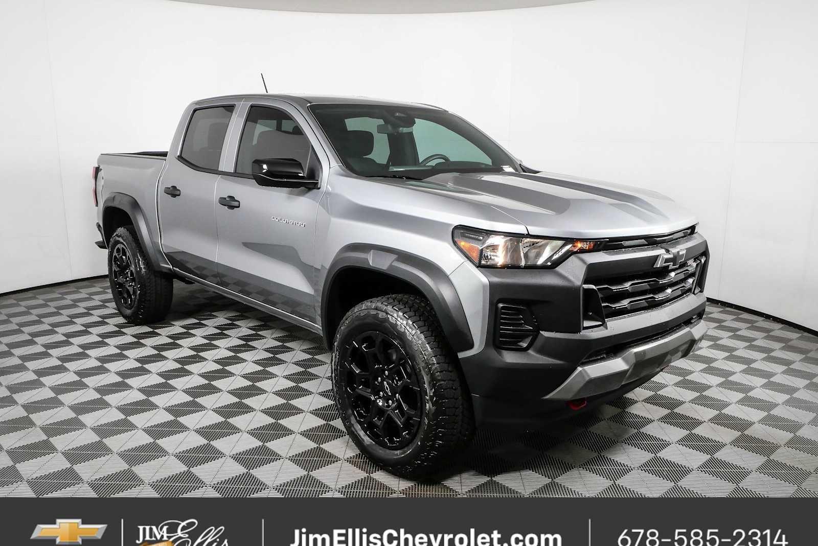 Sterling Gray Metallic 2026 Chevrolet Colorado Pickup Truck Four-Wheel Drive 8-Speed Automatic