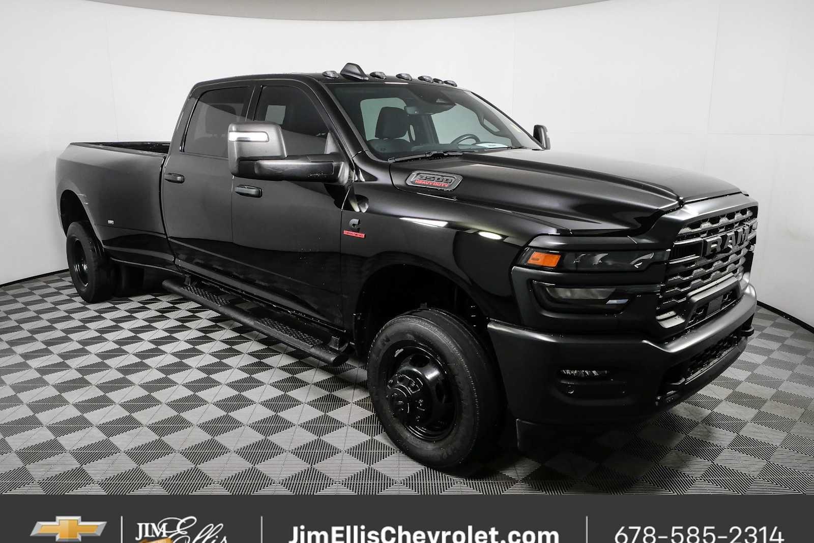 Diamond Black Crystal Pearlcoat 2025 RAM 3500 Pickup Truck Four-Wheel Drive Automatic