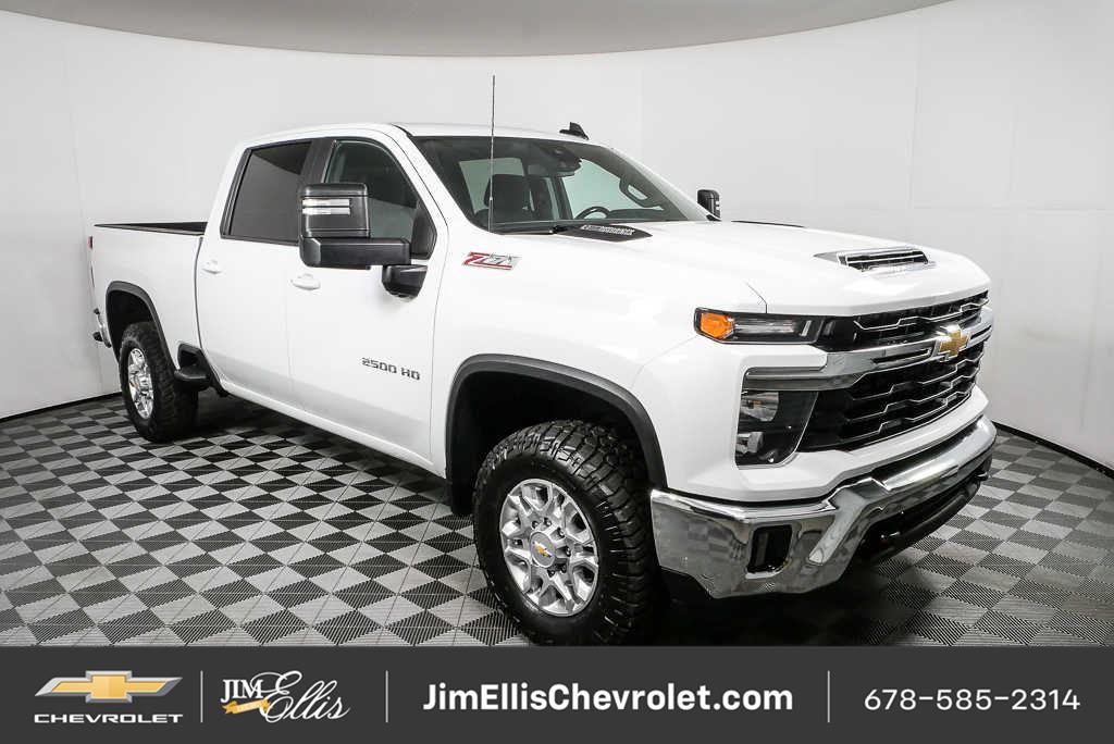 Summit White 2024 Chevrolet Silverado 2500HD Pickup Truck Four-Wheel Drive Automatic
