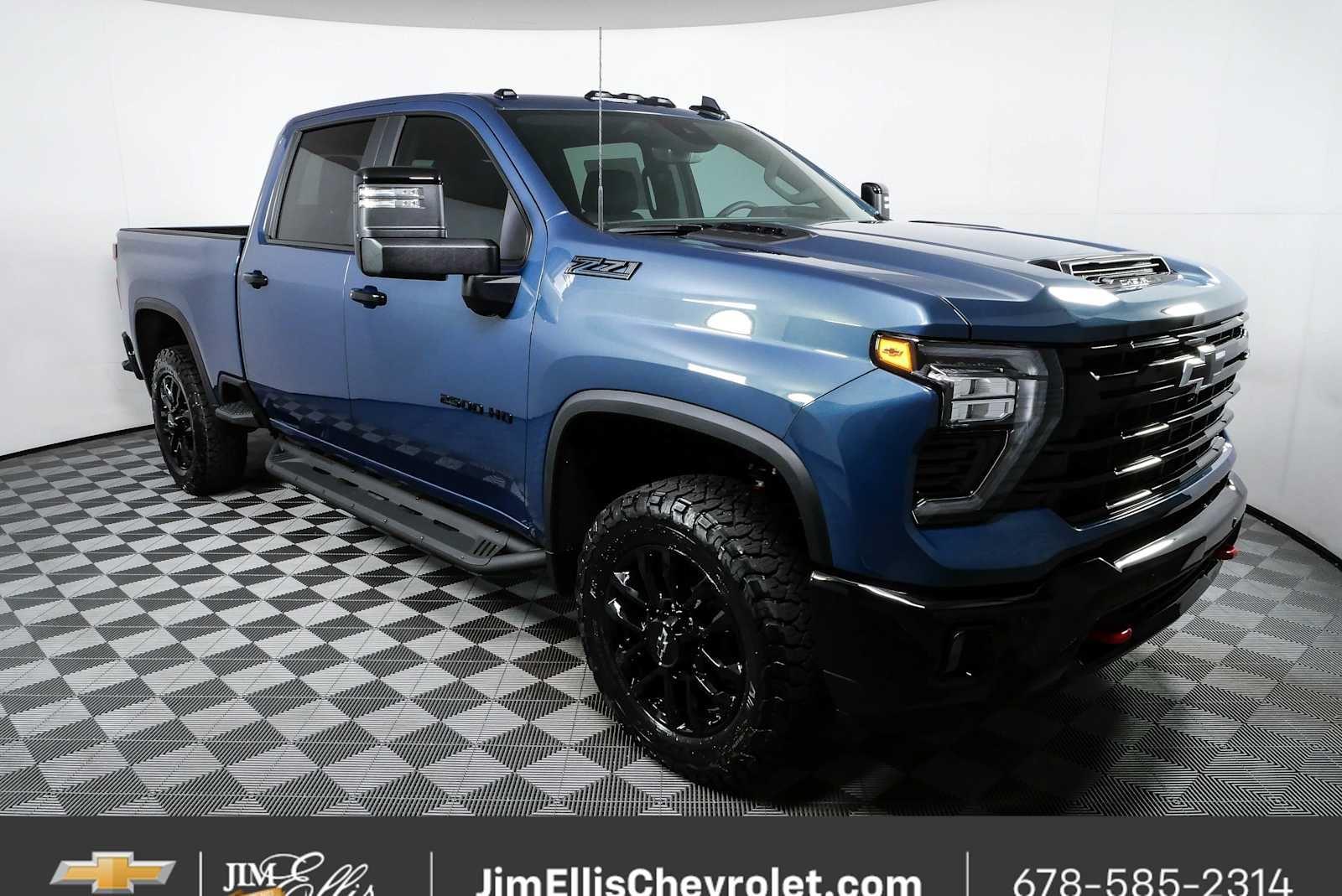 Lakeshore Blue Metallic 2026 Chevrolet Silverado 2500HD Pickup Truck Four-Wheel Drive Automatic
