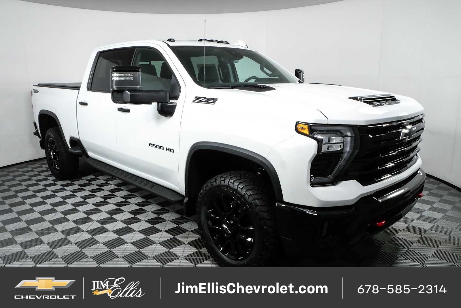 Summit White 2026 Chevrolet Silverado 2500HD Pickup Truck Four-Wheel Drive Automatic