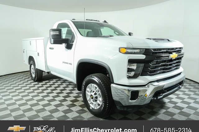 Summit White 2026 Chevrolet Silverado 2500HD Pickup Truck Four-Wheel Drive Automatic