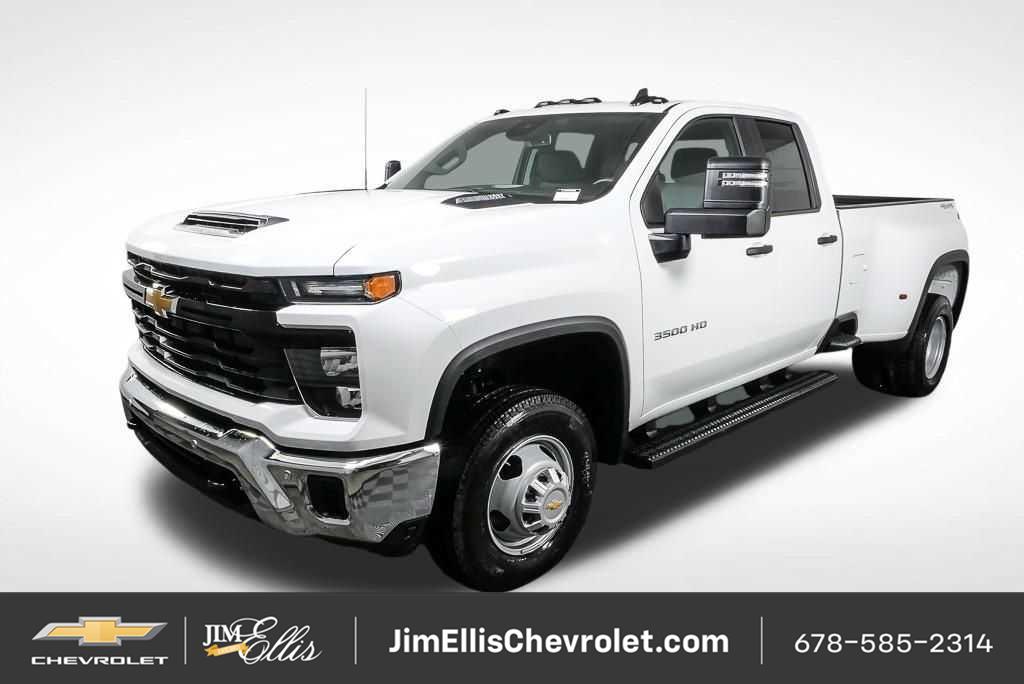 Summit White 2026 Chevrolet Silverado 3500HD Pickup Truck Four-Wheel Drive Automatic
