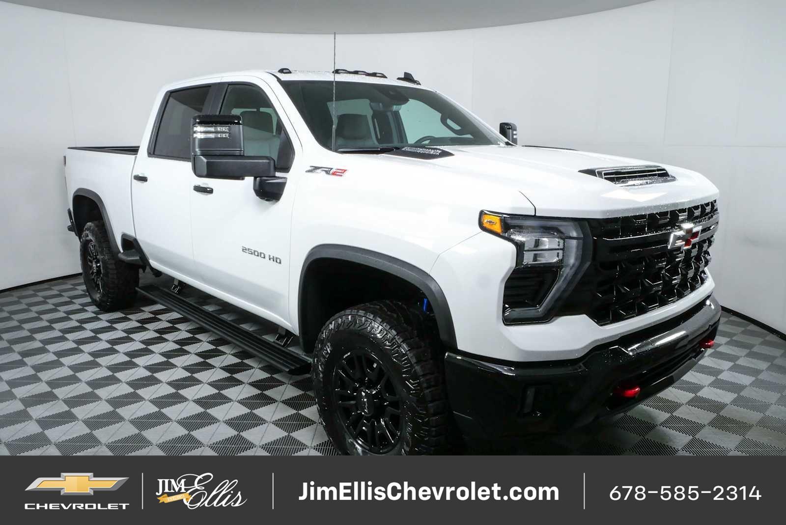 Summit White 2026 Chevrolet Silverado 2500HD Pickup Truck Four-Wheel Drive Automatic