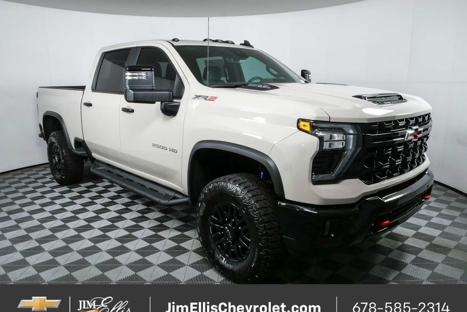 White Sands 2026 Chevrolet Silverado 2500HD Pickup Truck Four-Wheel Drive Automatic