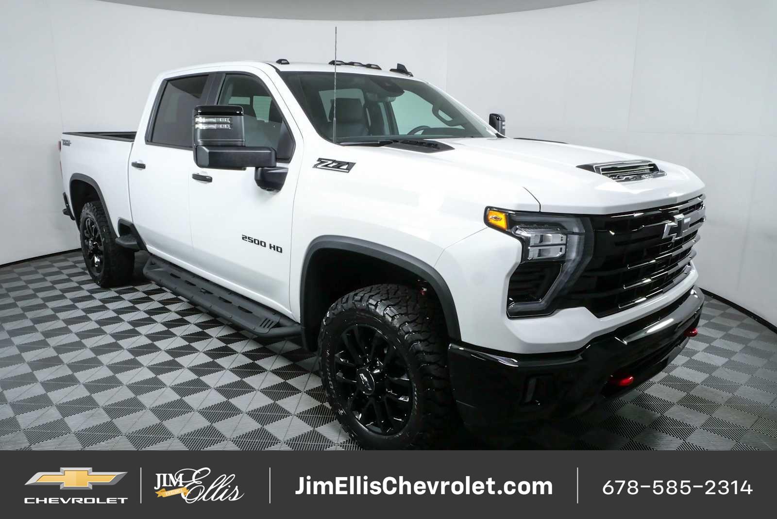 Summit White 2026 Chevrolet Silverado 2500HD Pickup Truck Four-Wheel Drive Automatic