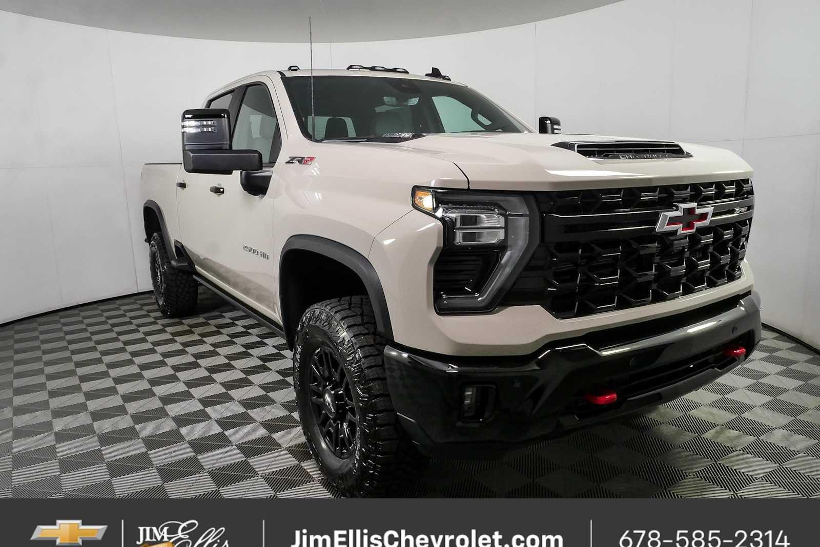 White Sands 2026 Chevrolet Silverado 2500HD Pickup Truck Four-Wheel Drive Automatic