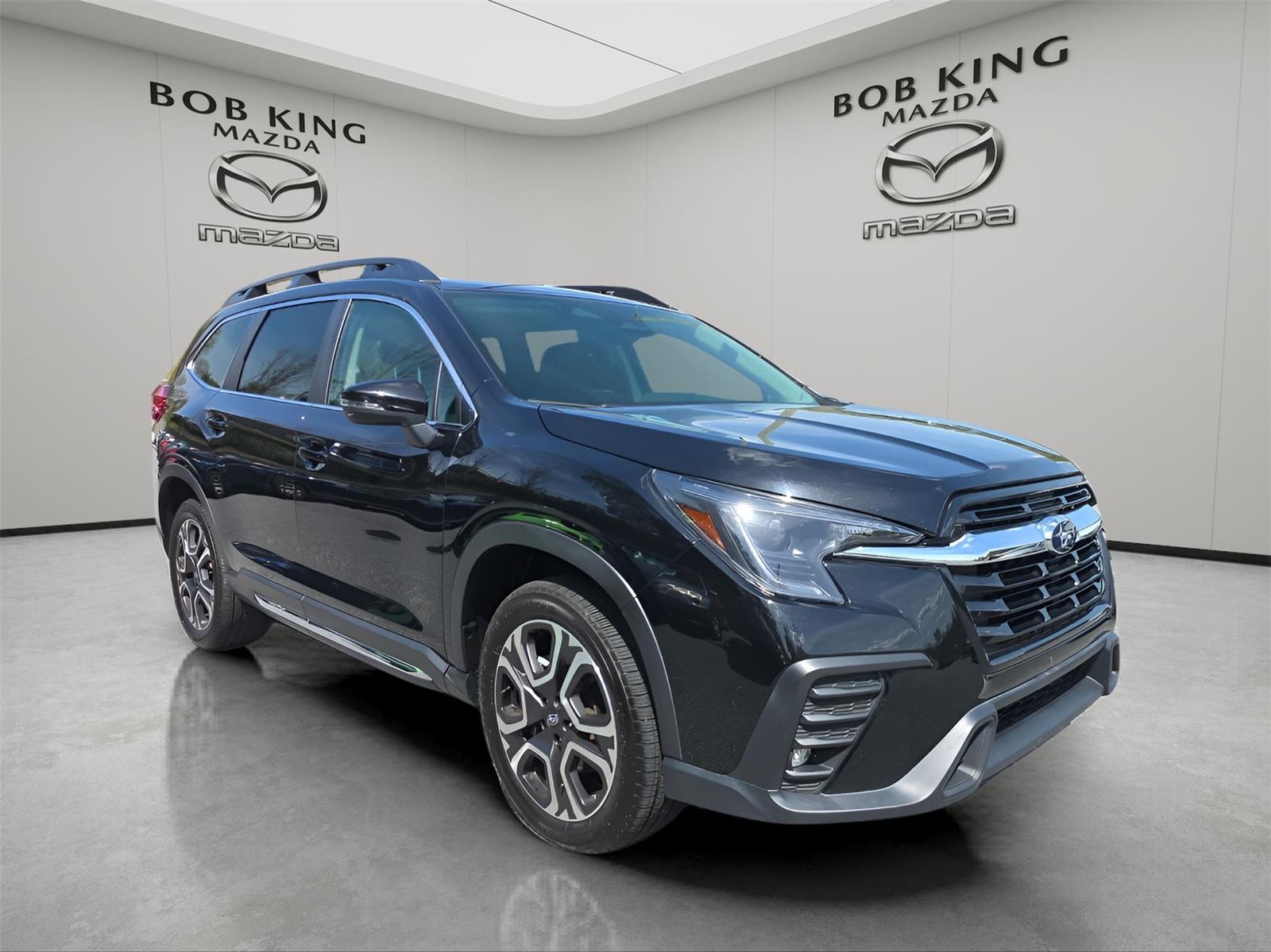 View vehicle photo 3